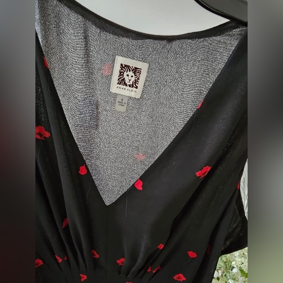 Black dress with red florals - Picture 2 of 2